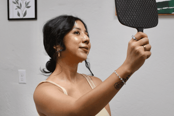 One Microneedling Treatment w/Hyaluronic Serum